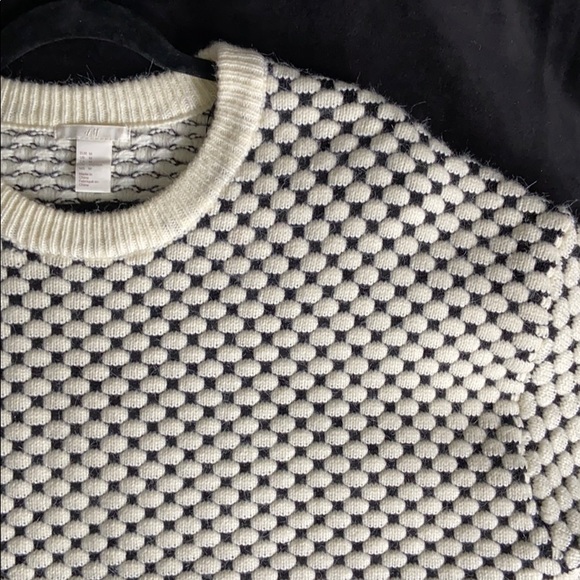 ❤️🆕NWOT TEXTURED KNIT SWEATER❤️ - Picture 2 of 13